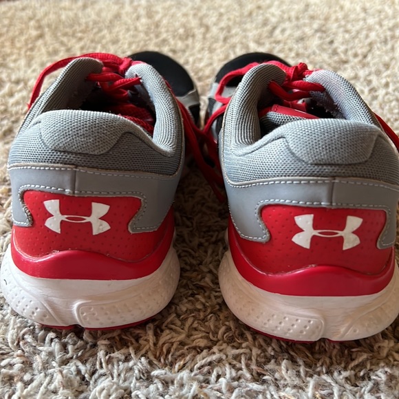 Men’s Under Armour BlAck Red Grey Lace Up Training Running Athletic Shoes Size 9 - Picture 6 of 7
